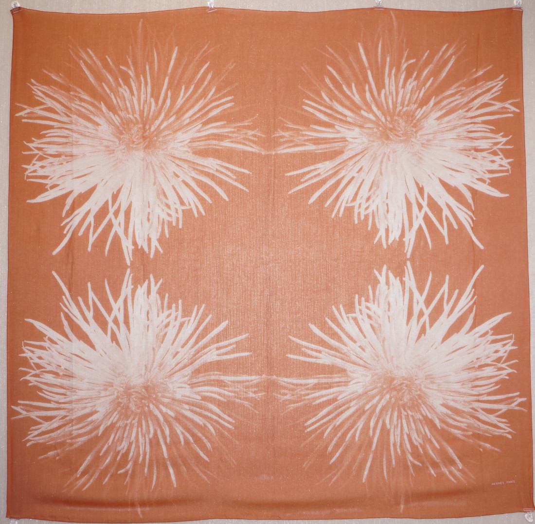 Hermès scarf GM - Dahlia (muslin) - Image 10