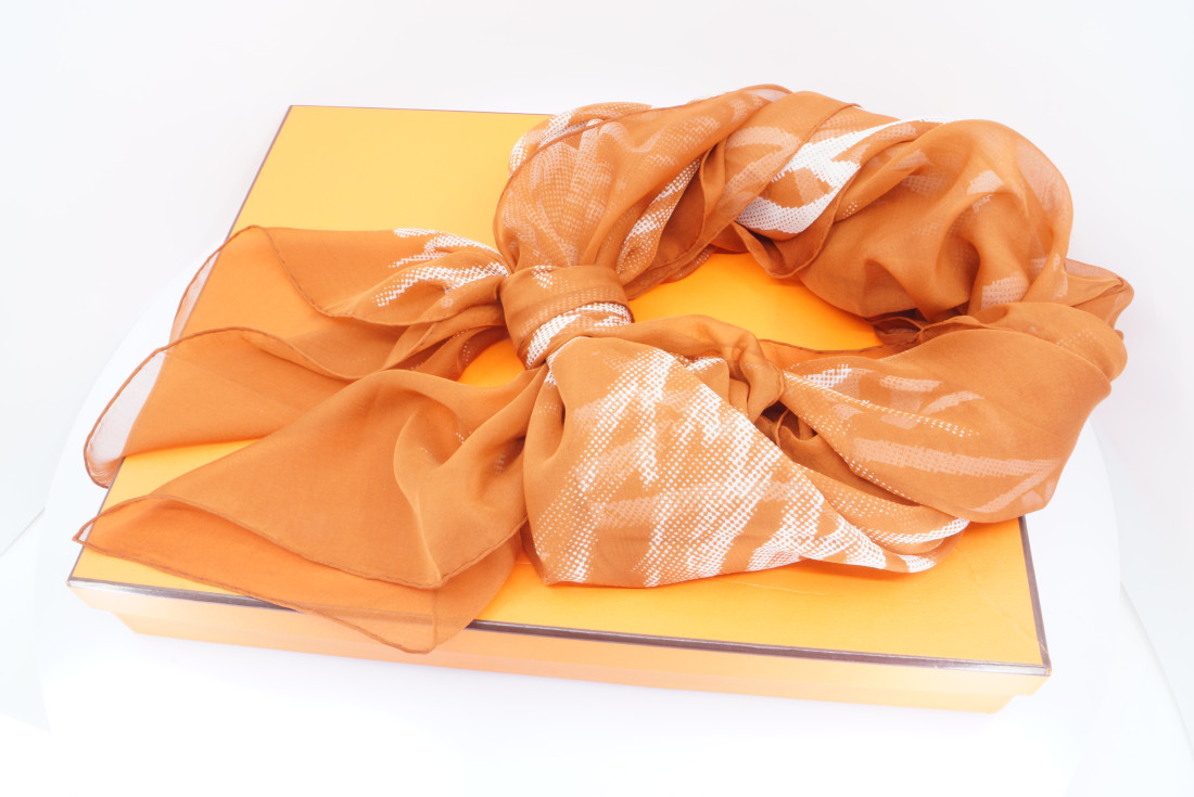 Hermès scarf GM - Dahlia (muslin) - Image 8