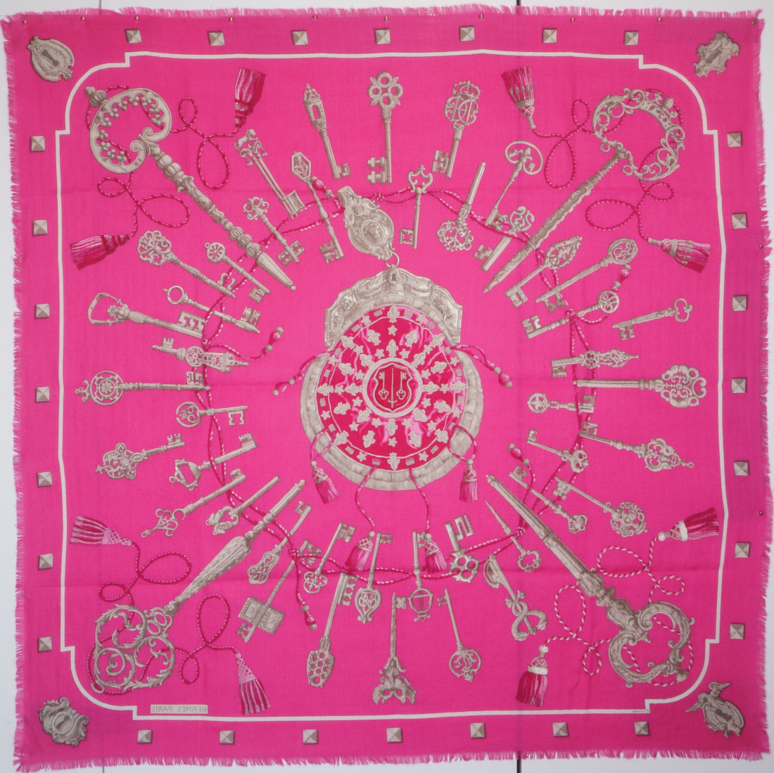 Hermès Scarf - Les Clefs - Cashmere with Fringes - Image 8