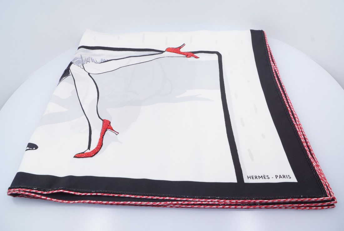 Hermès Scarf - Swinging Saint-Germain embroidered - NEW - scarf EXCEPTIONAL - FULL SET! - Image 11