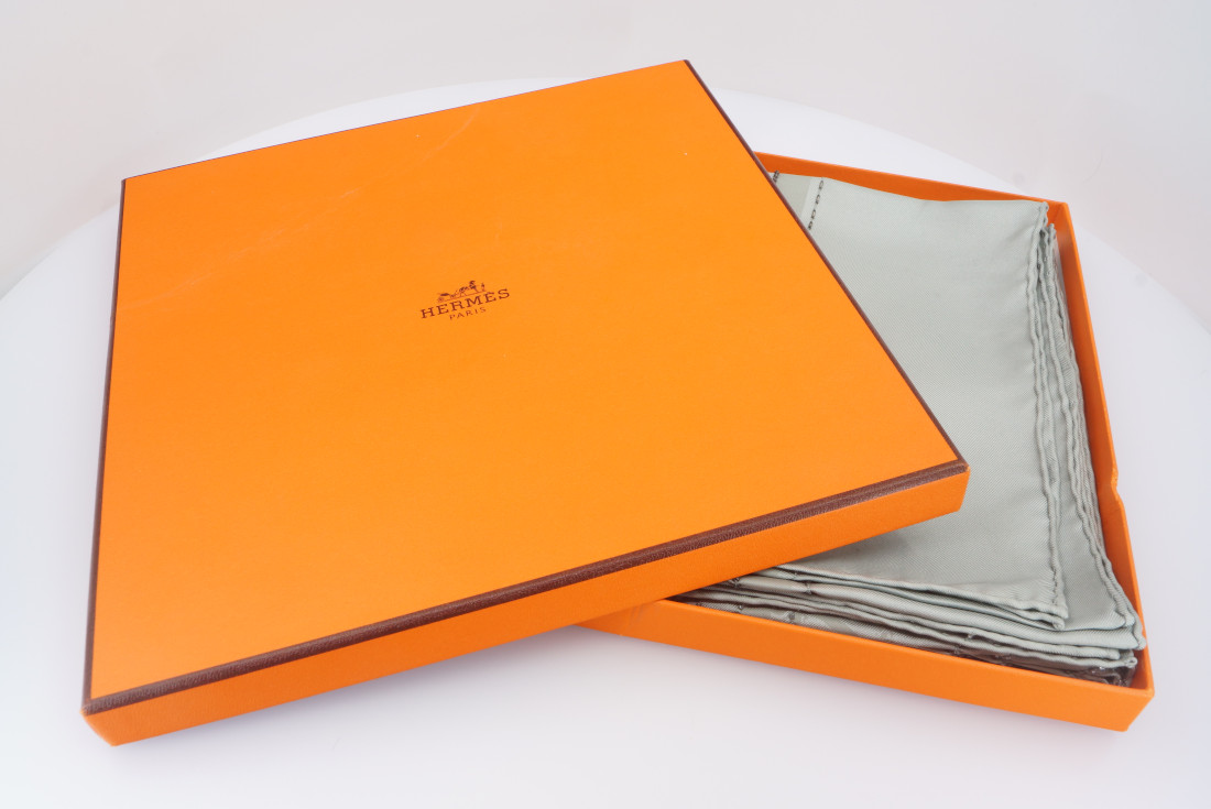 Hermès Scarf - Précieux Ex-Libris Embroidered - SPECIAL EDITION - Image 11