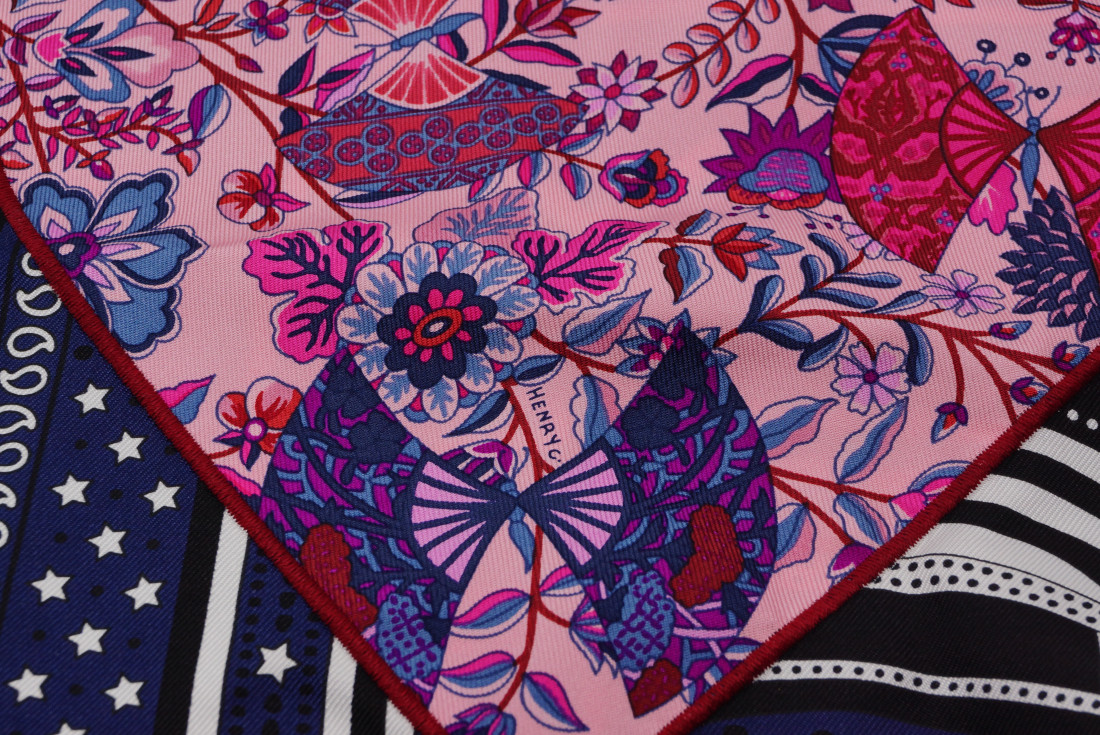 Hermès Scarf - Balade en Berline application Coeur - Image 5