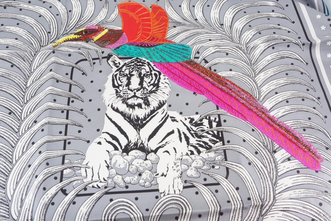 Hermès Scarf - Tigre Royal Fleuri - EMBROIDERED - Limited Edition - Image 7