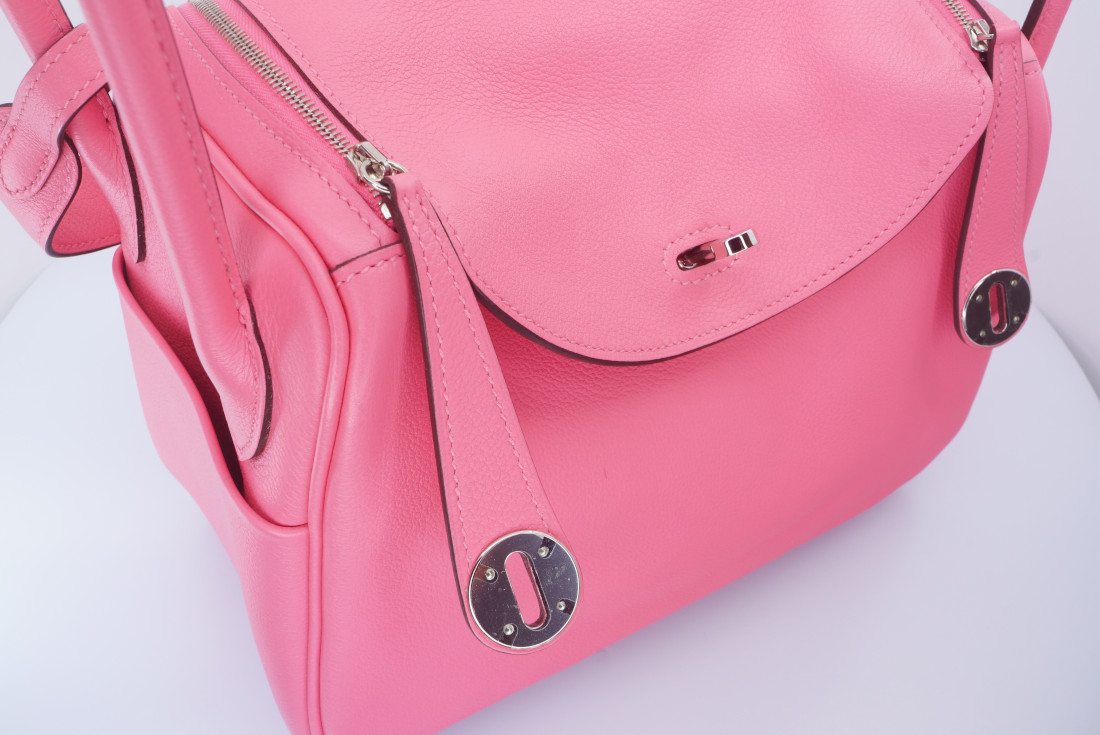 Hermès Bag - Lindy 26 - New Full Set - Image 11