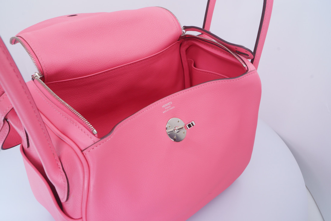 Hermès Bag - Lindy 26 - New Full Set - Image 14