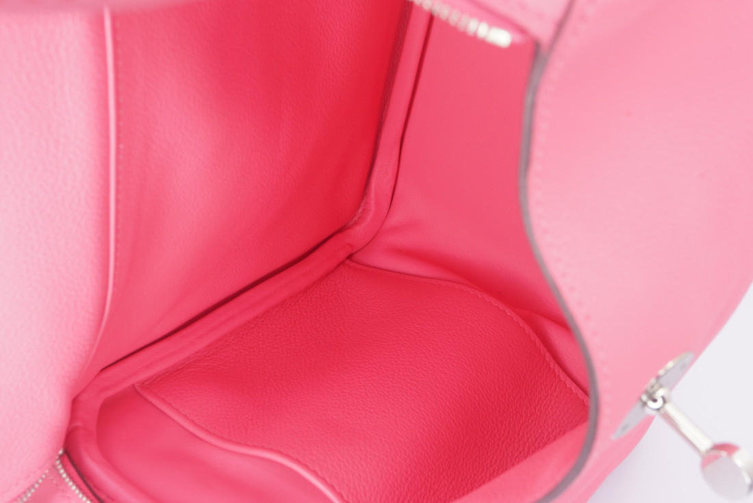 Hermès Bag - Lindy 26 - New Full Set - Image 16